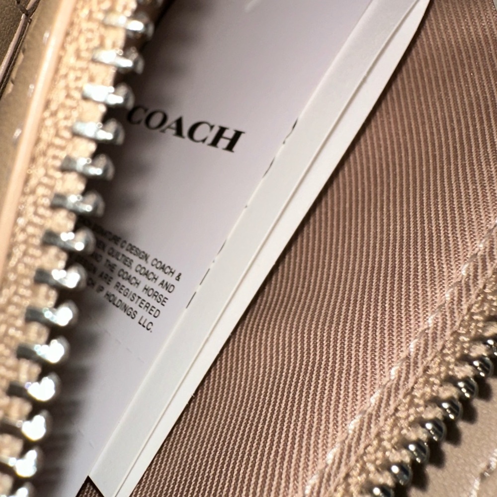 Coach Zip Around Wallet NWT - Picture 6 of 8